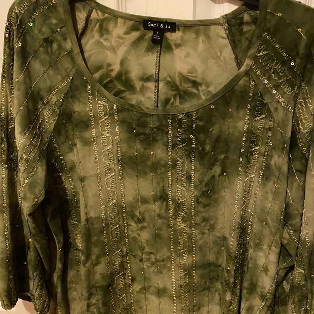 Green sparkle long sleeve shirt